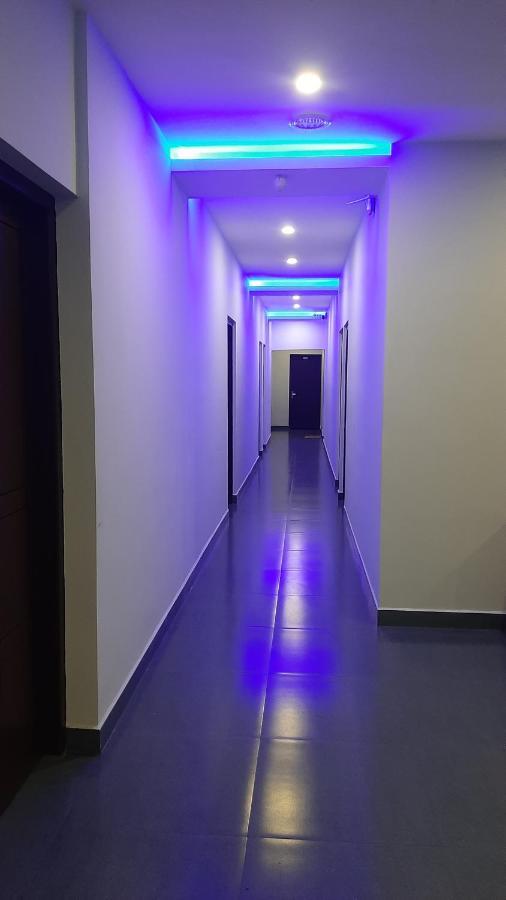 Madaparambil Residency Alwaye Exterior foto